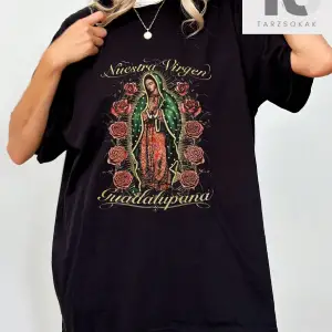 Essnce Kadın Çiçek & Harf Baskılı Yuvarlak Yaka Kısa Kollu Tişört