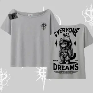 Everyone Has Dreams Yazılı Astronot Kedi Arka Baskılı Kayık Yaka Tshirt