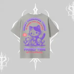 Family Time Yazılı Sevimli Anne Kedi Arka Baskılı Oversize Tshirt