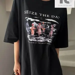 Figür & Slogan Grafikli Düşük Omuzlu Tişört