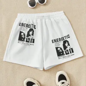 Figure & Slogan Graphic Şort