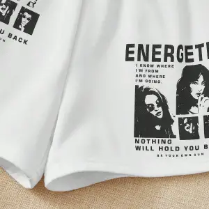 Figure & Slogan Graphic Şort