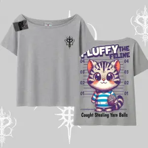 Fluffy The Feline Yazılı Sevimli Kedi Arka Baskılı Kayık Yaka Tshirt