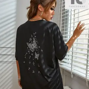 Gitar ve Harf Grafikli Düşük Omuz Tişörtü