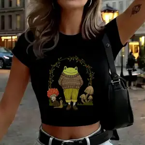 Goblincore Kurbağa Baskılı Kadın Babby Tees Yaz O-Boyun Dar Kesim İnce Tişörtler Yüksek Elasti