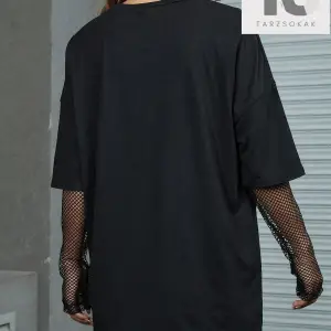 Goth Harfli Grafik Düşük Omuzlu Tişört