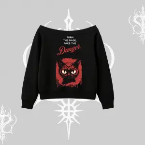 Gotik Kedi Arka Baskılı Kayık Yaka Sweatshirt