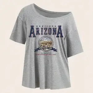 Gri Kadın Düşük Omuz Kayık Yaka Baskılı