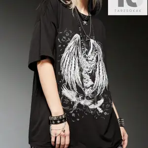 Grunge Punk Wings Grafikli Tişört