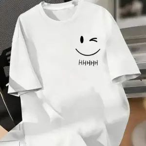 Gülen Emoji Baskılı Basic