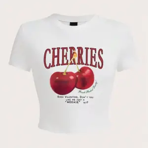 Harajuku kadın kırpma üst taze kırmızı kiraz baskı Tee gömlek rahat o-boyun yumuşak Streetwea