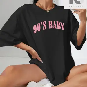 Harf Grafikli Düşük Omuzlu Tişört