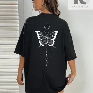 Harf Grafikli Düşük Omuzlu Tişört