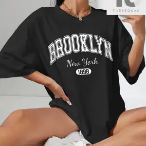 Harfli Grafik Düşük Omuz Oversize Tişört