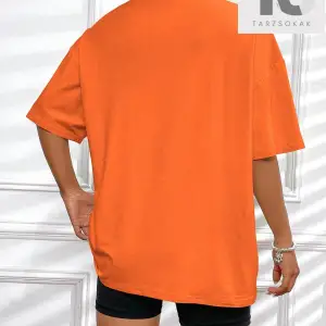 Harfli Grafik Düşük Omuz Oversize Tişört