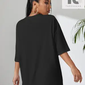 Harfli Grafik Düşük Omuz Oversize Tişört