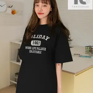 Harfli Grafik Düşük Omuz Oversize Tişört