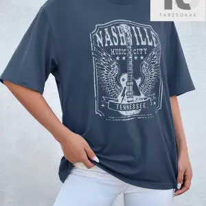 Harfli Grafik Düşük Omuz Oversize Tişört