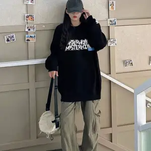 Harfli Grafik Düşük Sweat Siyah