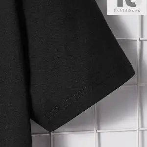 Hypemode Erkek Siyah Örme Yuvarlak Yaka Kısa Kollu Tişört