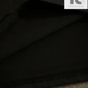 Hypemode Erkek Yuvarlak Yaka Heykel ve Harf Baskı Kısa Kollu Tişört