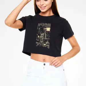 Iron Maiden Siyah Crop Top Tişört