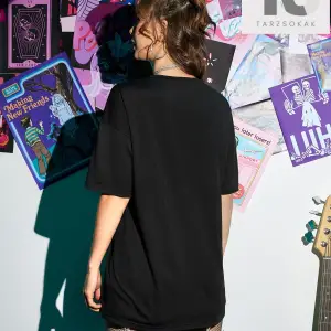 İskelet Baskılı Düşük Omuzlu Tişört