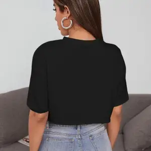 Kadın Beyaz Bisiklet Yaka Oversize Crop T-shirt