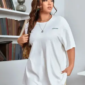 Kadın Beyaz Confied Baskılı Bisiklet Yaka Tshirt