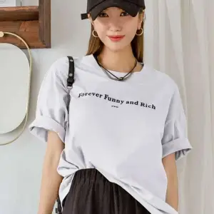 Kadın Beyaz Funny And Rich Baskılı Oversize T-Shirt