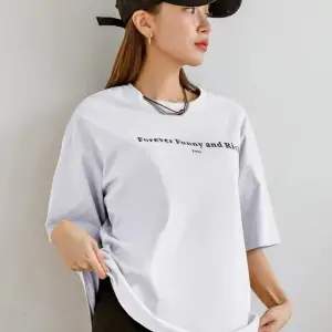 Kadın Beyaz Funny And Rich Baskılı Oversize T-Shirt