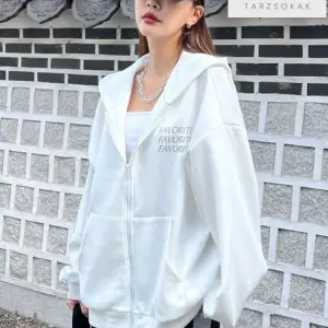 Kadın Beyaz Kapüşon Detay Fermuarlı