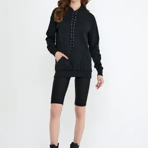 Kadın Beyaz Kapüşonlu Kanguru Cep Sweatshirt