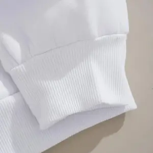 Kadın Beyaz Kelebek Baskılı Kapüşonlu Sweatshirt