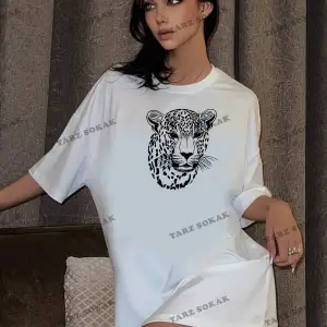 Kadın Beyaz Leopar Figür Baskılı Oversize
