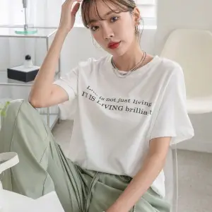 Kadın Beyaz Lıvıng Baskılı Oversize Bisiklet Yaka Tshirt