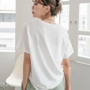 Kadın Beyaz Lıvıng Baskılı Oversize Bisiklet Yaka Tshirt