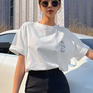 Kadın Beyaz Love Love Love Baskılı Oversize T-shirt