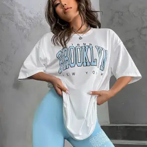 Kadın Beyaz Mavi Brooklyn Bisiklet Yaka Tshirt