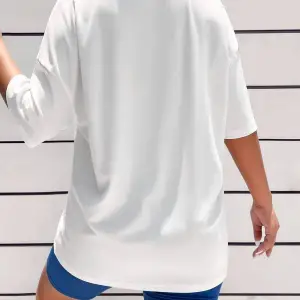 Kadın Beyaz Mavi Calıfornıa Baskılı Bisiklet Yaka Tshirt