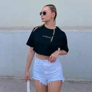 Kadın Beyaz Minimalist Baskılı Oversize Crop