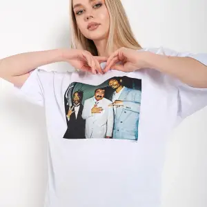 Kadın Beyaz Müslüm Gürses Baskılı Tshırt