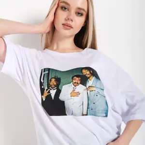 Kadın Beyaz Müslüm Gürses Baskılı Tshırt