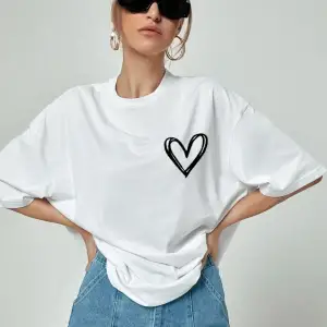 Kadın Beyaz Önü Güneş Baskılı Bisiklet Yaka Oversize Pamuklu T-shirt