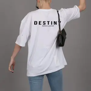 Kadın Beyaz Önü Güneş Baskılı Bisiklet Yaka Oversize Pamuklu T-shirt