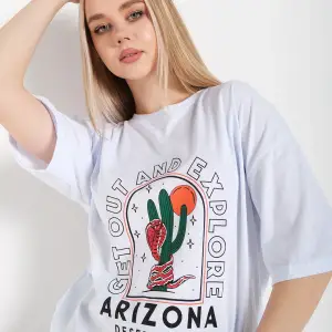 Kadın Beyaz Oversize Arizona Baskılı T-shirt