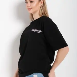 Kadın Beyaz Oversize California Baskılı T-shirt