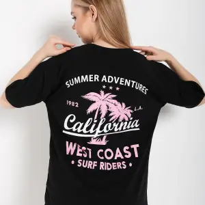 Kadın Beyaz Oversize California Baskılı T-shirt