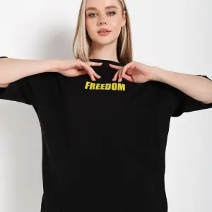 Kadın Beyaz Oversize Freedom Baskılı T-shirt