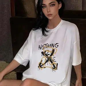 Kadın Beyaz Oversize Nothing Else Tshirt